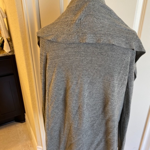 Express Gray Cardigan - Picture 3 of 3